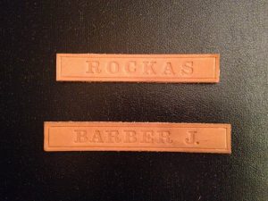 Namensschilder aus Leder ohne Vintage Look