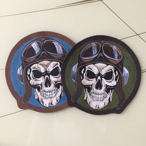 Totenkopf mit Pilotenmütze